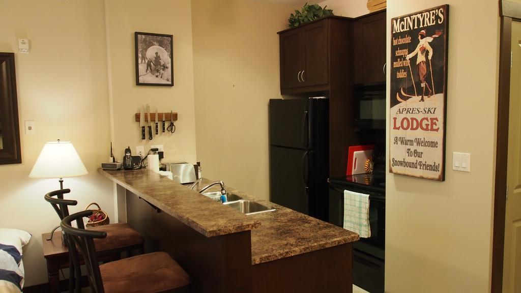 Silver Rock Condominiums By Fernie Central Reservations Δωμάτιο φωτογραφία