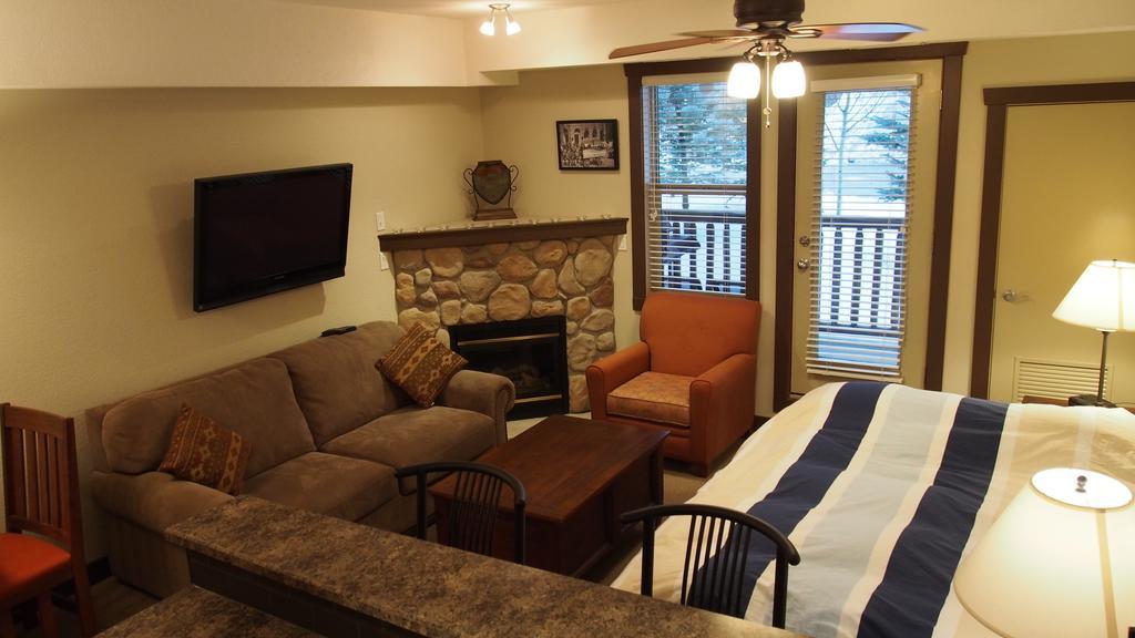 Silver Rock Condominiums By Fernie Central Reservations Δωμάτιο φωτογραφία
